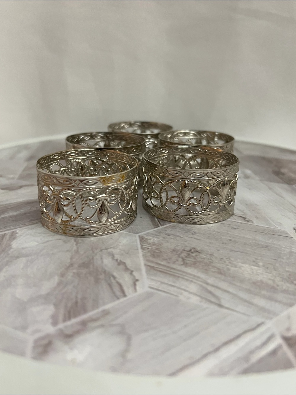 Set of 5 Silver Tone Filigree Napkin Rings Floral Scroll Table Decor Vintage